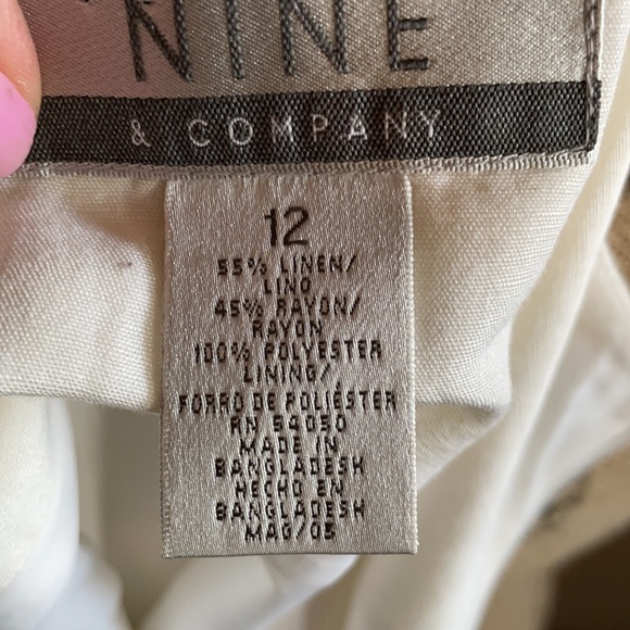 Beautiful linen skirt with embroidery. - Picture 6 of 6